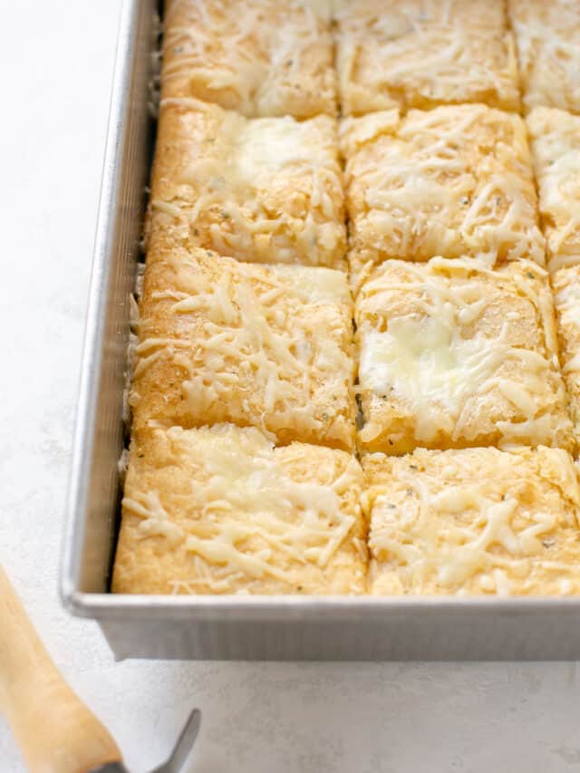 Upside Down Cheesy Garlic Egg White Pizza