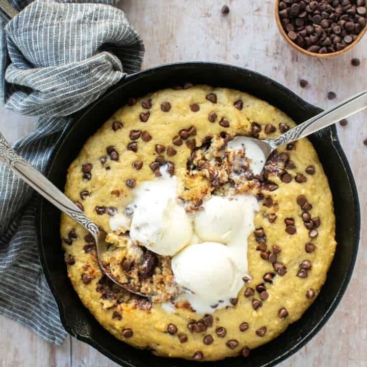 Easy Chocolate Chip Protein Skillet Cookie For Two (5 Ingredients