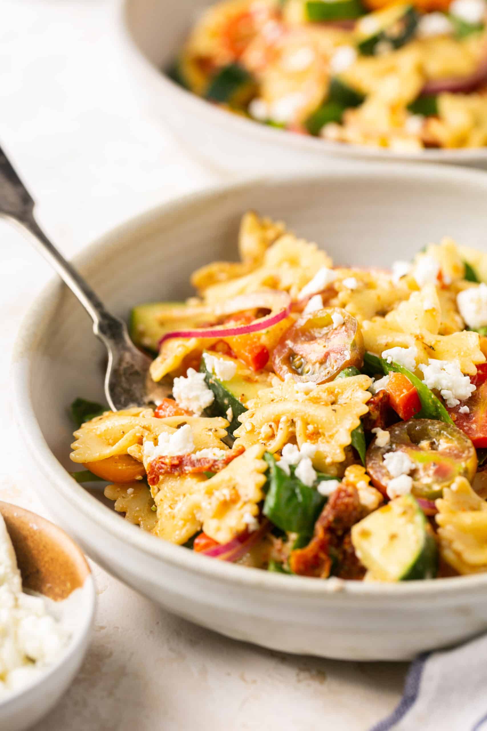 Healthy Tuscan Pasta Salad with Sun Dried Tomatoes | Lauren Fit Foodie