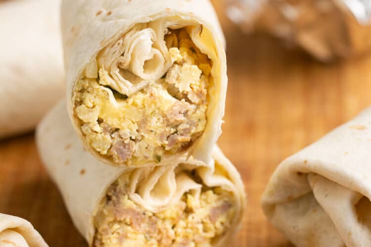 Healthy Breakfast Burritos (Easy Meal Prep) | Lauren Fit Foodie