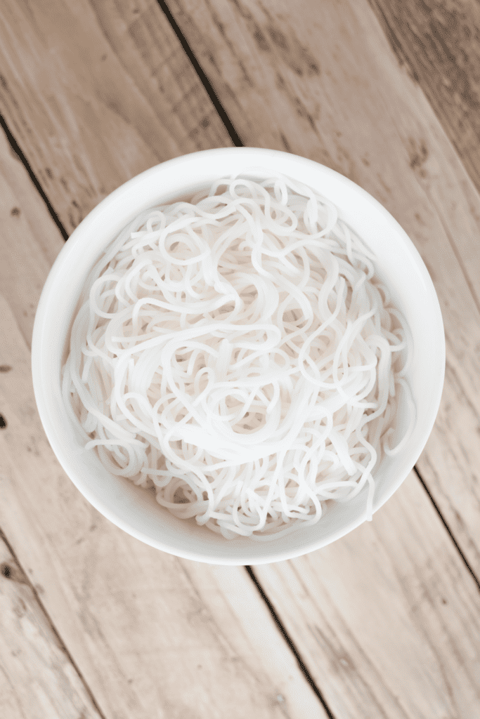 Cooked noodles in a bowl.