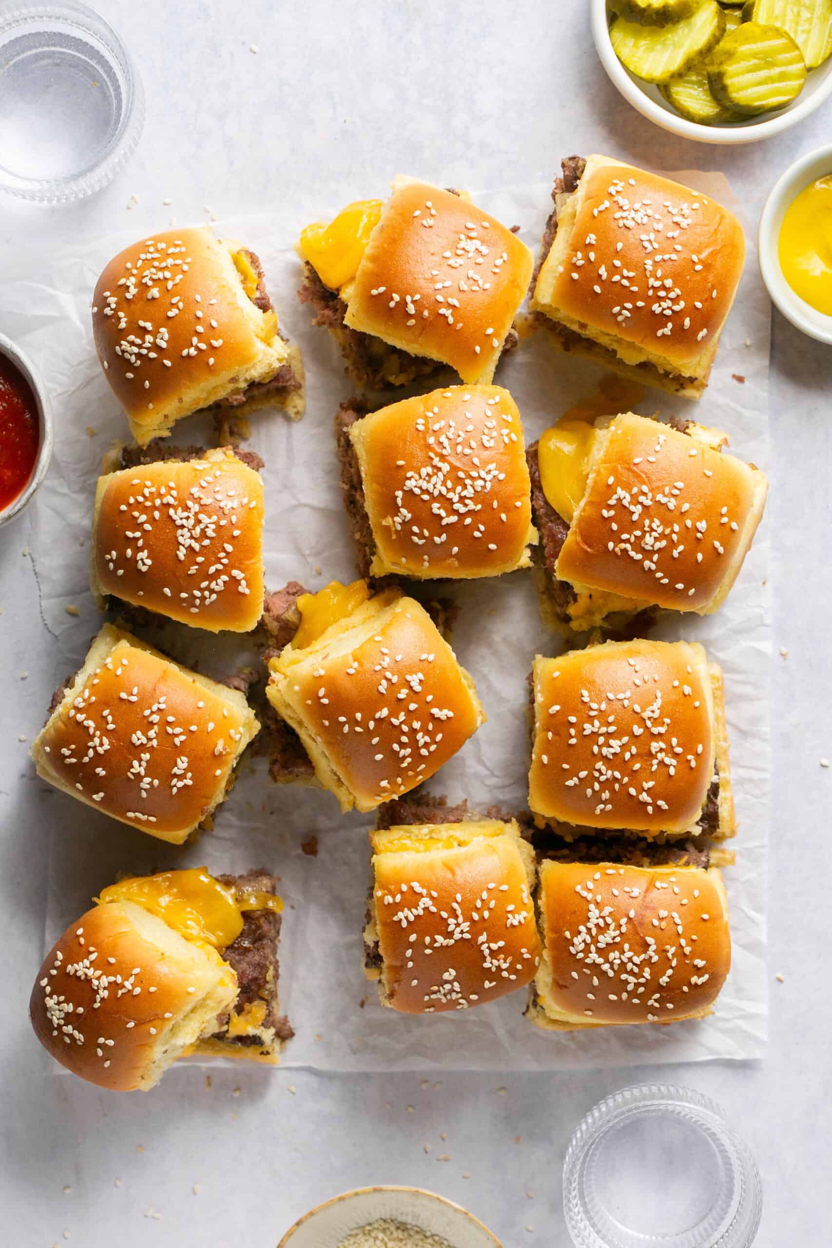 Cheeseburger Sliders With Hawaiian Rolls