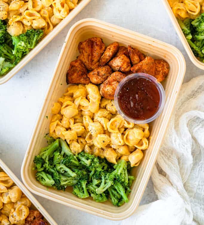 BBQ Chicken Shells & Cheese in meal prep containers.